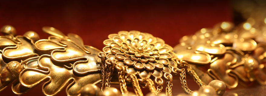 Meet the master designers&craftsmen of antique and modern Jewellery in Mykonos